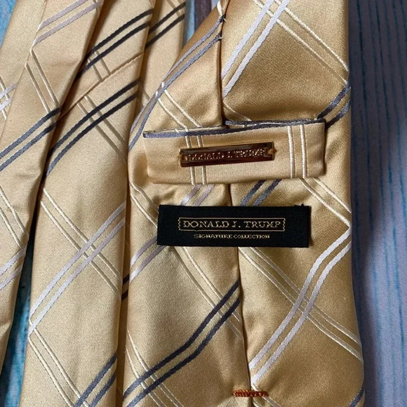 Gold Donald trump tie - Picture 5 of 7